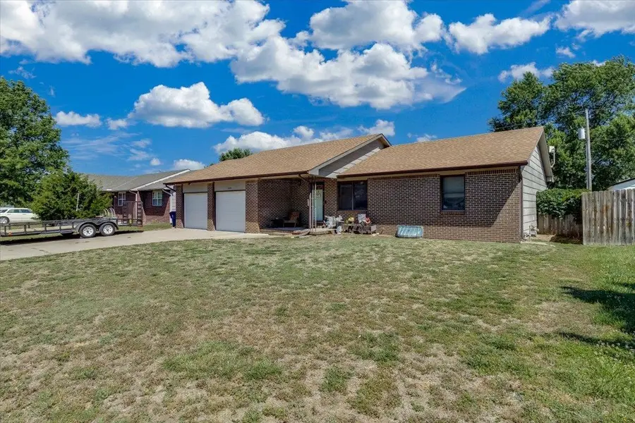 1118 E 6th St, Douglass, KS 67039 - #2