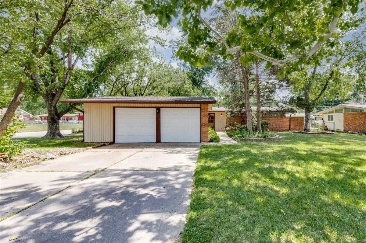 826 N Crestline St, Wichita, KS 67212 - #1