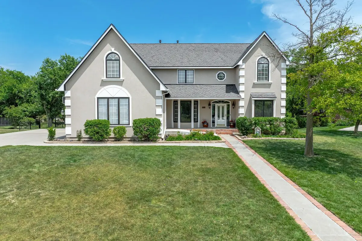 1025 N Woodridge Ct, Wichita, KS 67206 - #1