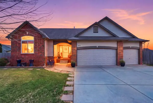 1019 E Hawthorne Ct, Derby, KS 67037-3449