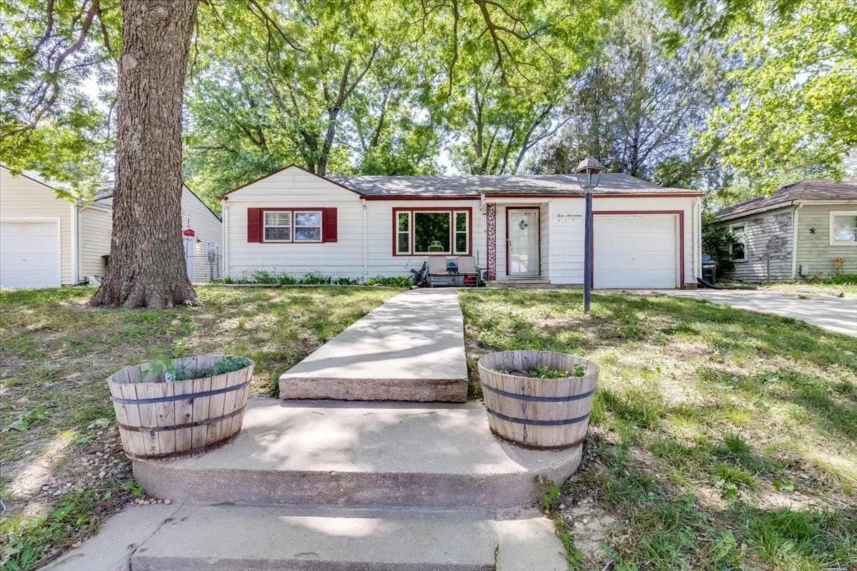 317 S Stearns, Haysville, KS 67060 - #1