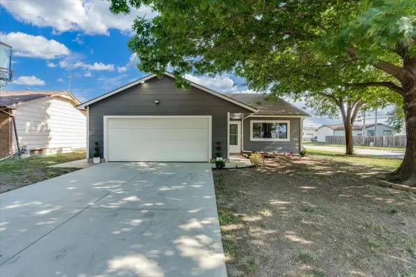 2902 W Maxwell, Wichita, KS 67217
