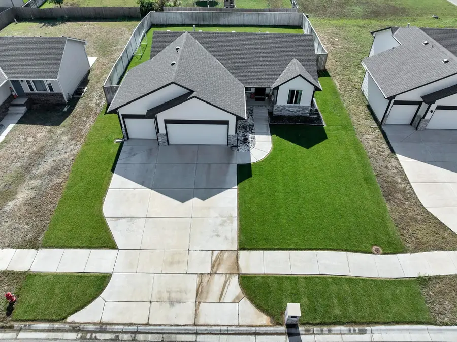 291 W Dusk Dr, Rose Hill, KS 67133 - #2
