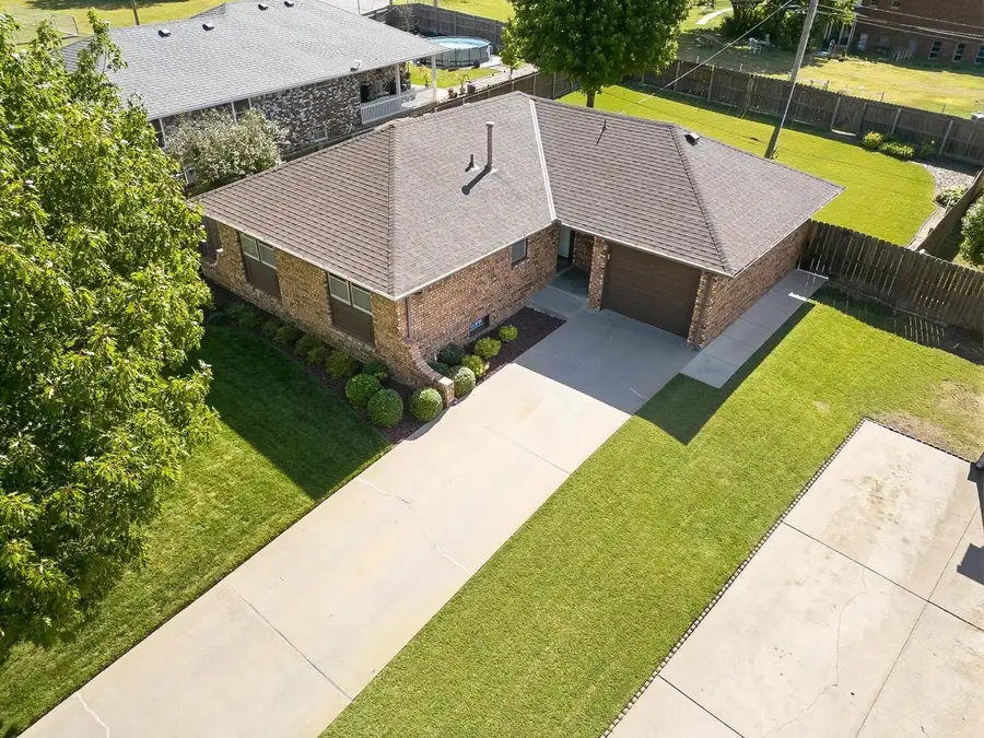 1720 N State St, Augusta, KS 67010 - #2