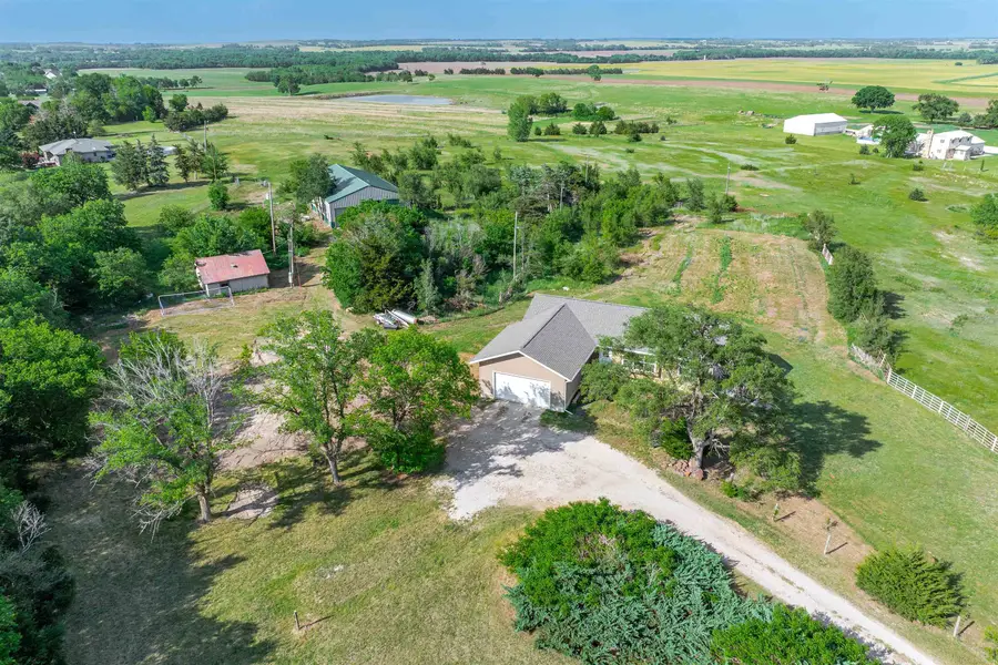 7112 W State St, Salina, KS 67401 - #2