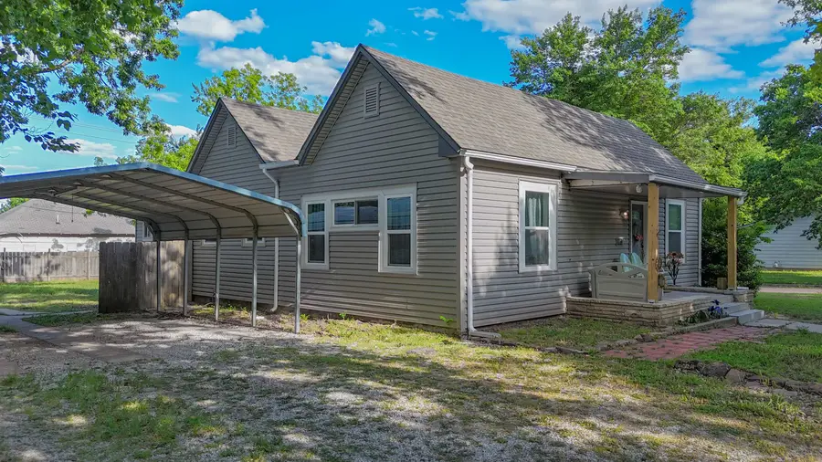 428 S C St, Arkansas City, KS 67005 - #2