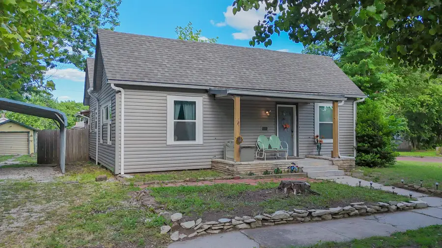 428 S C St, Arkansas City, KS 67005 - #3