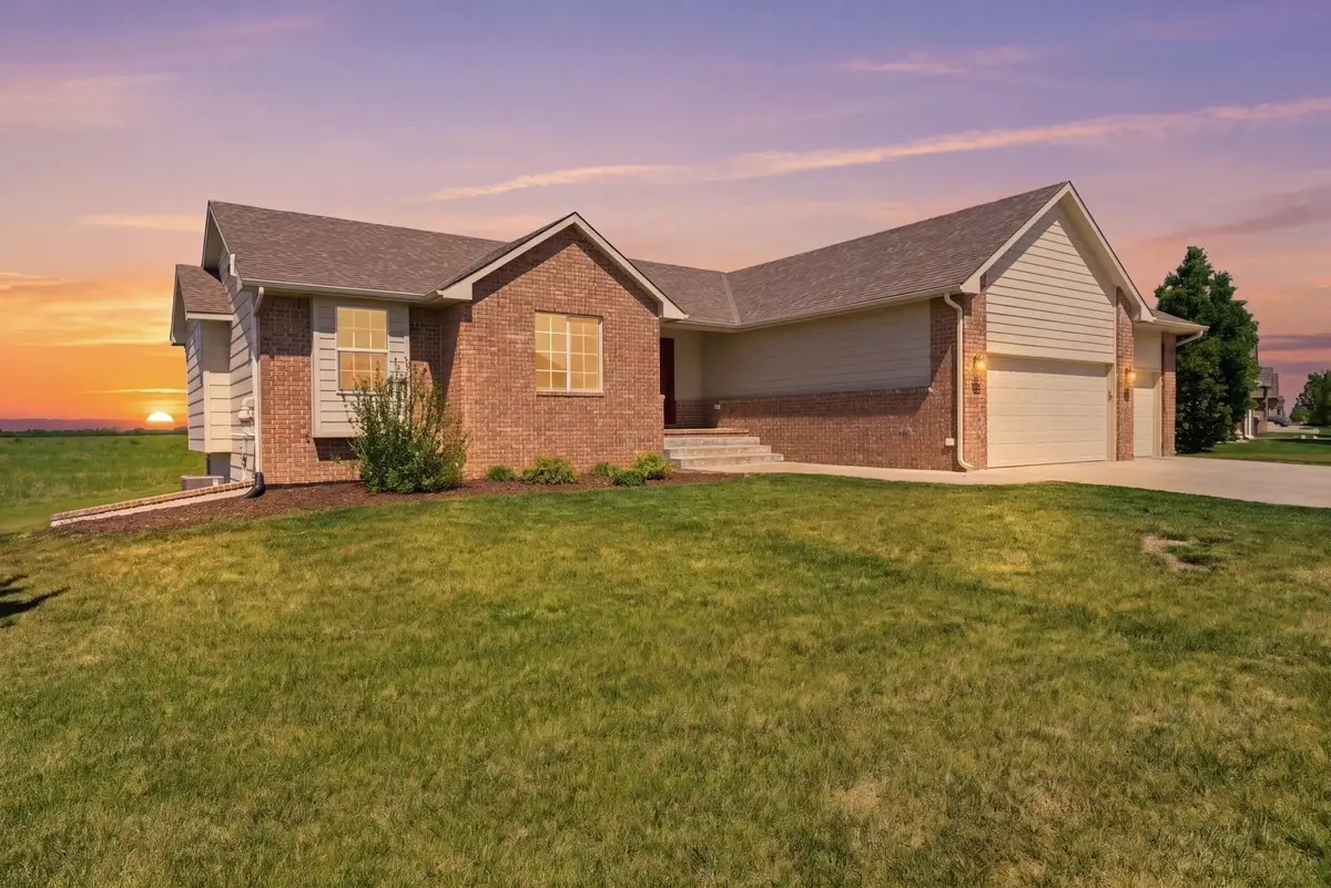 117 Ember Way, Hesston, KS 67062 - #1