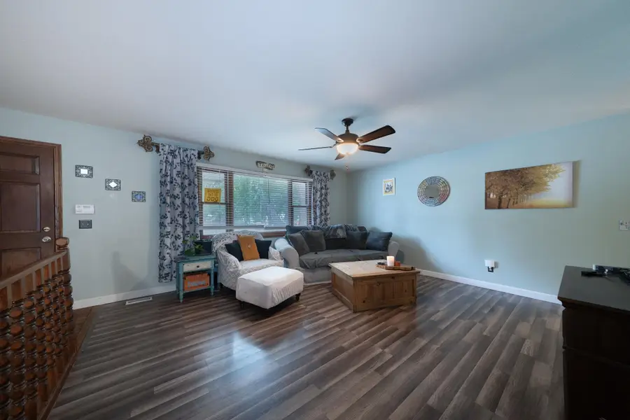 927 E 43rd Ave, Wichita, KS 67216 - #3