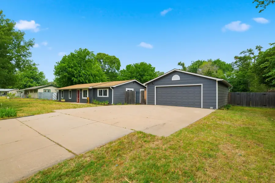 818 W 51st St S, Wichita, KS 67217 - #3