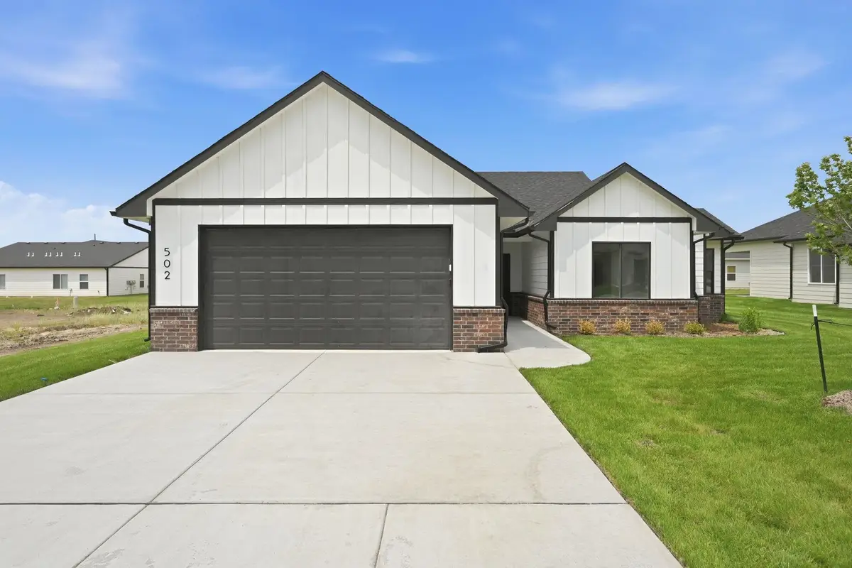 502 E Elmwood St, Park City, KS 67147-1123 - #1