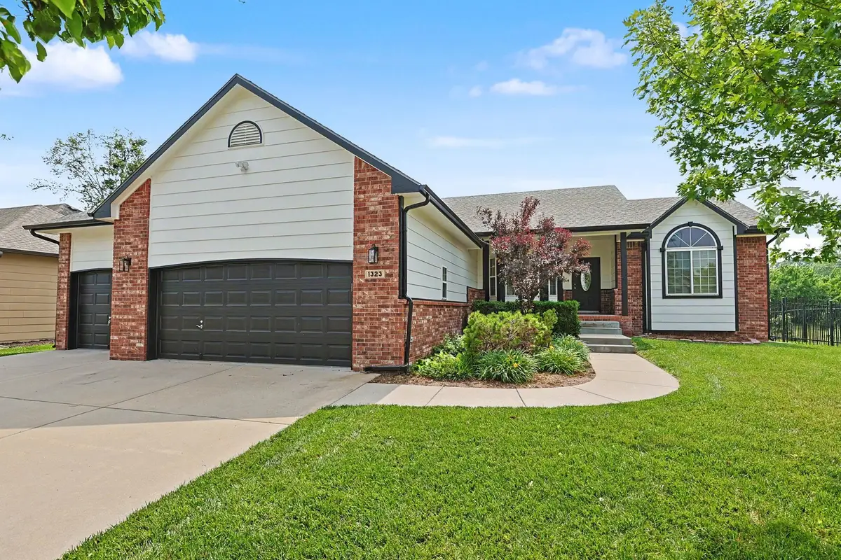 1323 S Threewood St, Wichita, KS 67235 - #1