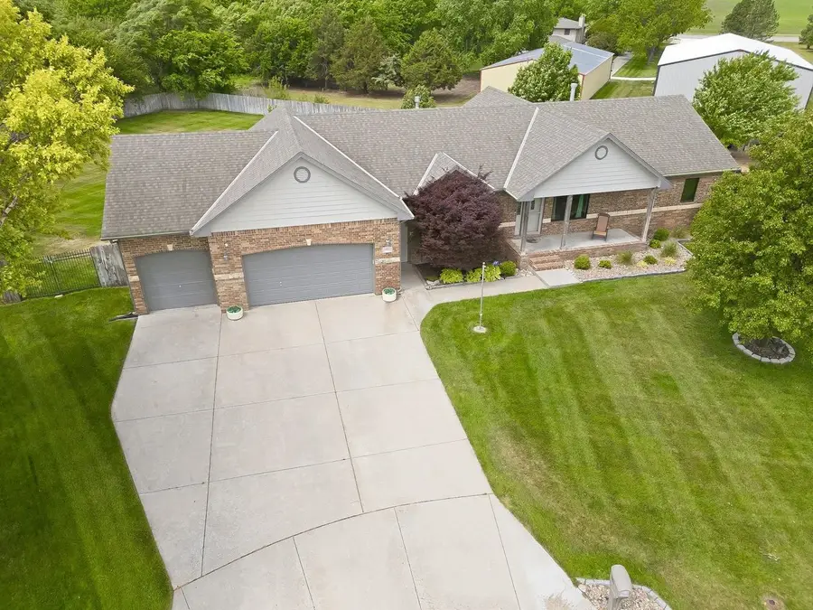 601 Autumn Ridge, Newton, KS 67114 - #2