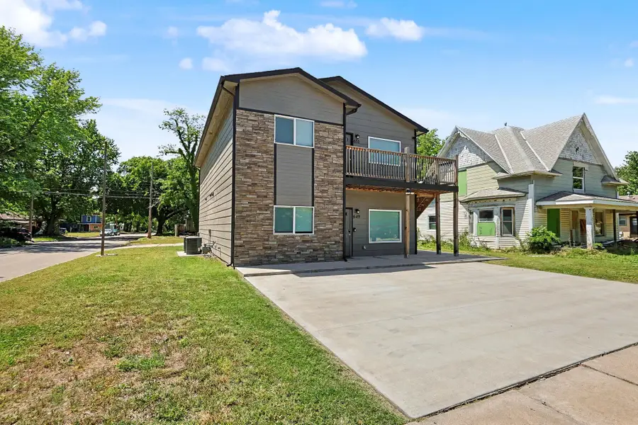 4520 E Gilbert St, Wichita, KS 67218 - #2