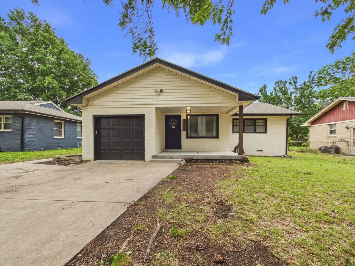 2012 S Ridgewood Dr, Wichita, KS 67218 - #1