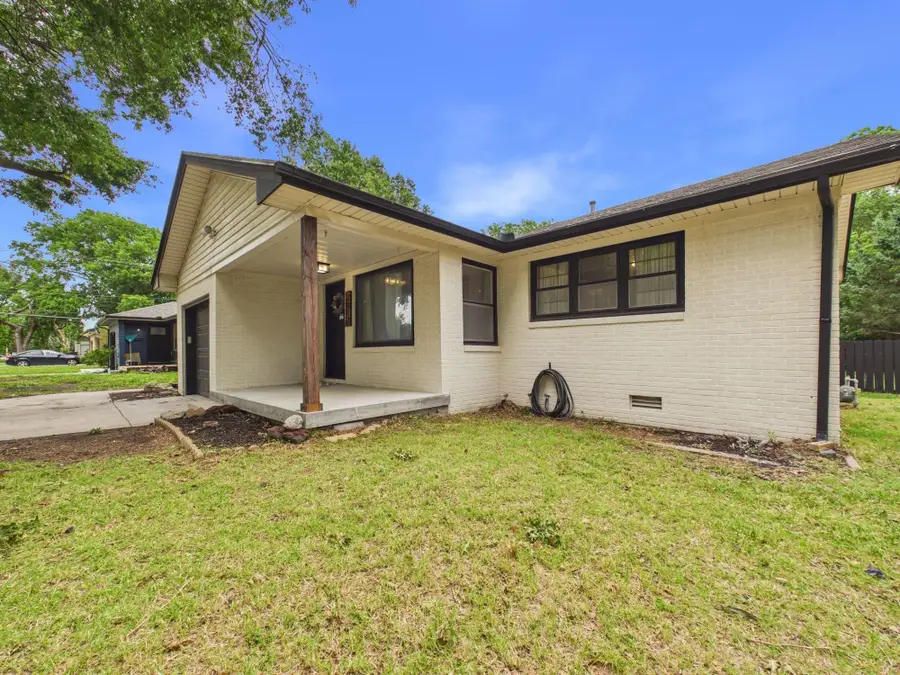 2012 S Ridgewood Dr, Wichita, KS 67218 - #2