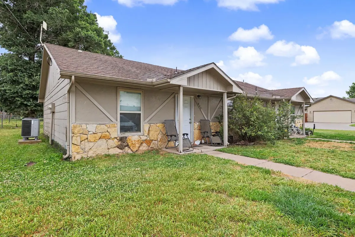202-204 S Elm St, Douglass, KS 67039 - #1