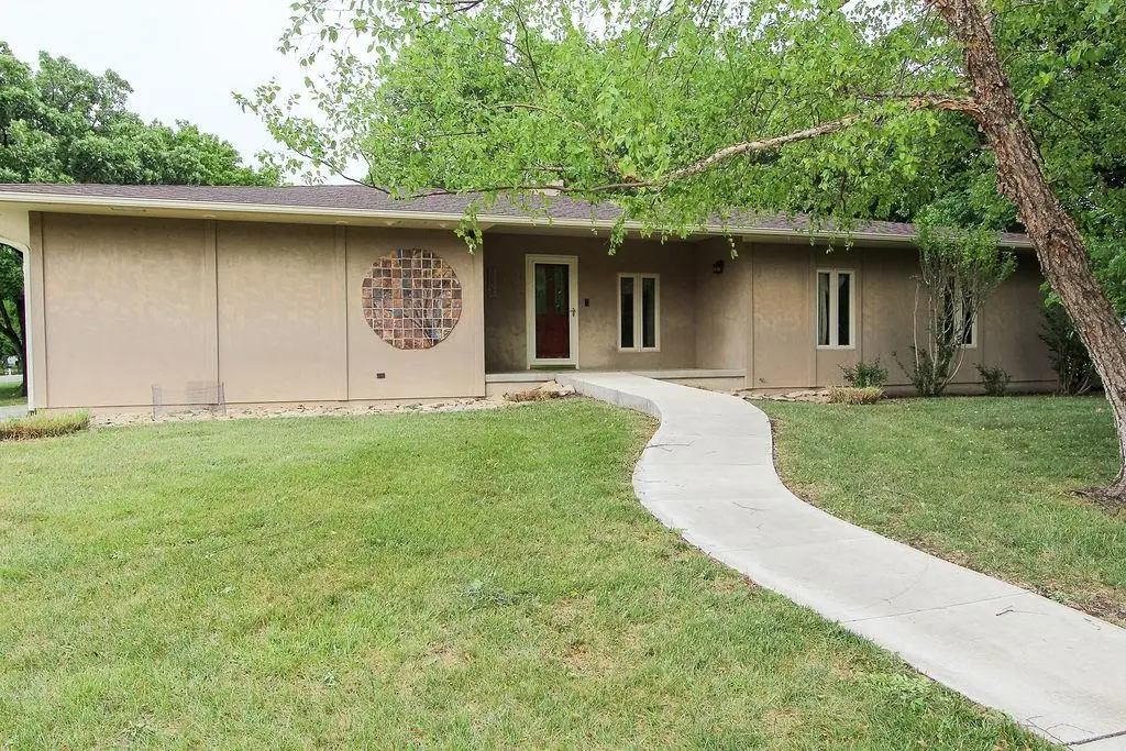 2808 Acacia Ave, North Newton, KS 67117 - #1