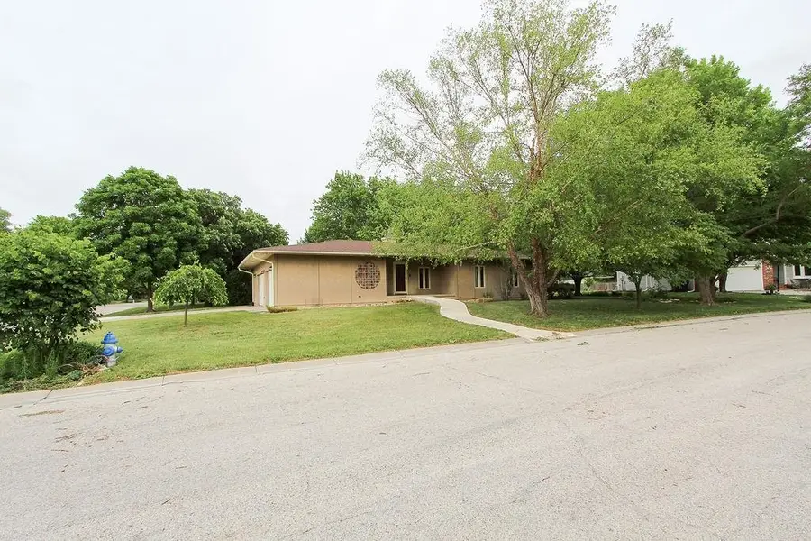 2808 Acacia Ave, North Newton, KS 67117 - #2