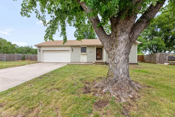 3908 S Gilda Cir, Wichita, KS 67215-1768
