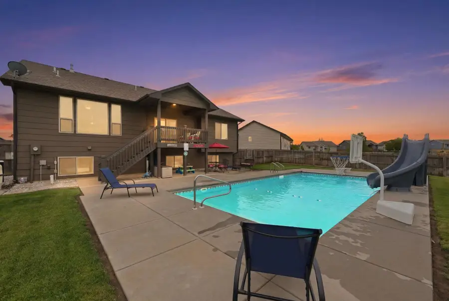 1943 N Walnut Creek Dr, Derby, KS 67037-3900 - #2