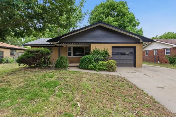 721 W Anita Dr, Haysville, KS 67060
