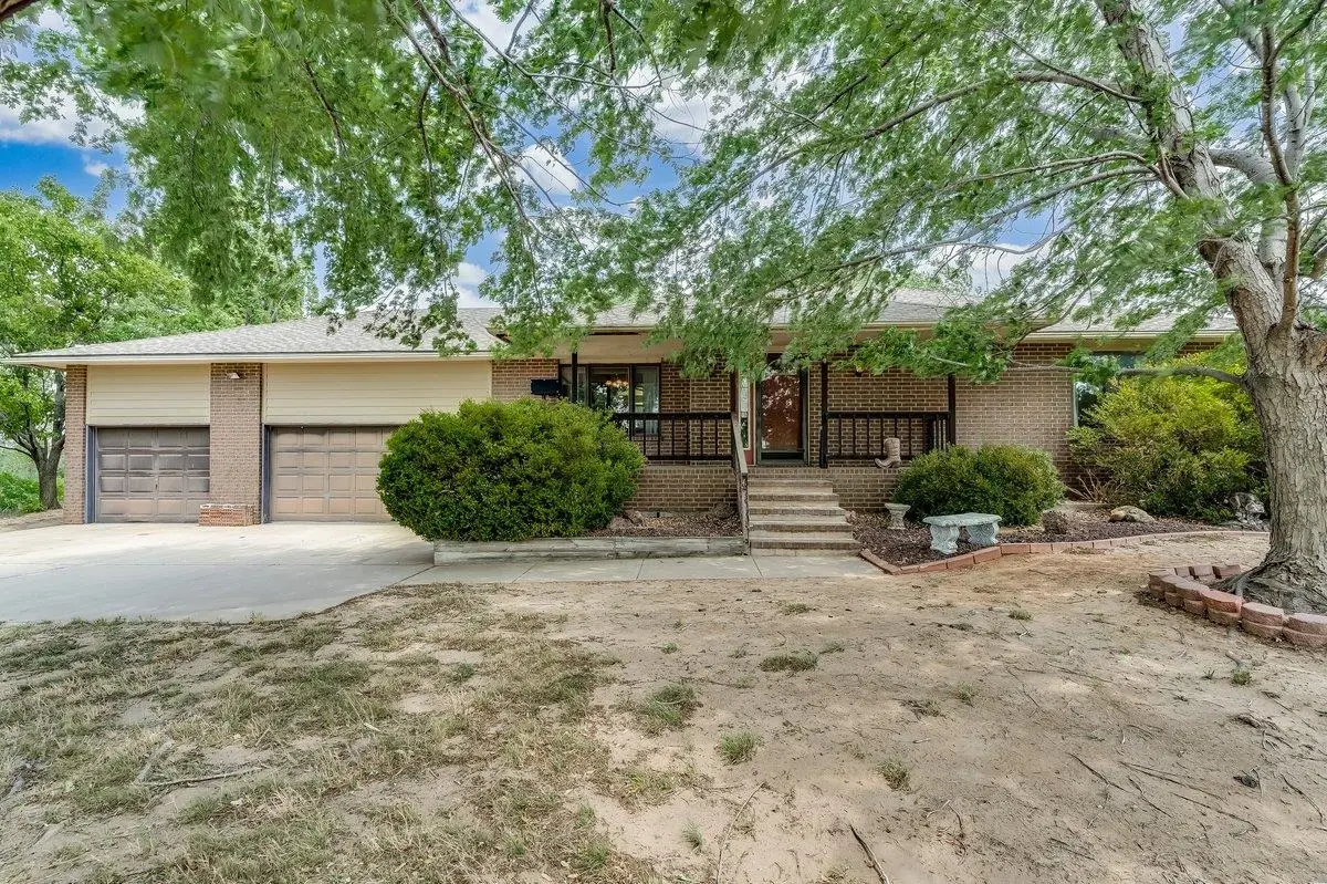 9202 N Plum St, Hutchinson, KS 67502 - #1