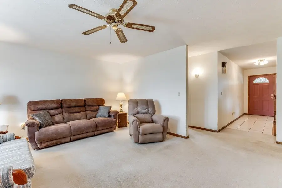 9202 N Plum St, Hutchinson, KS 67502 - #3