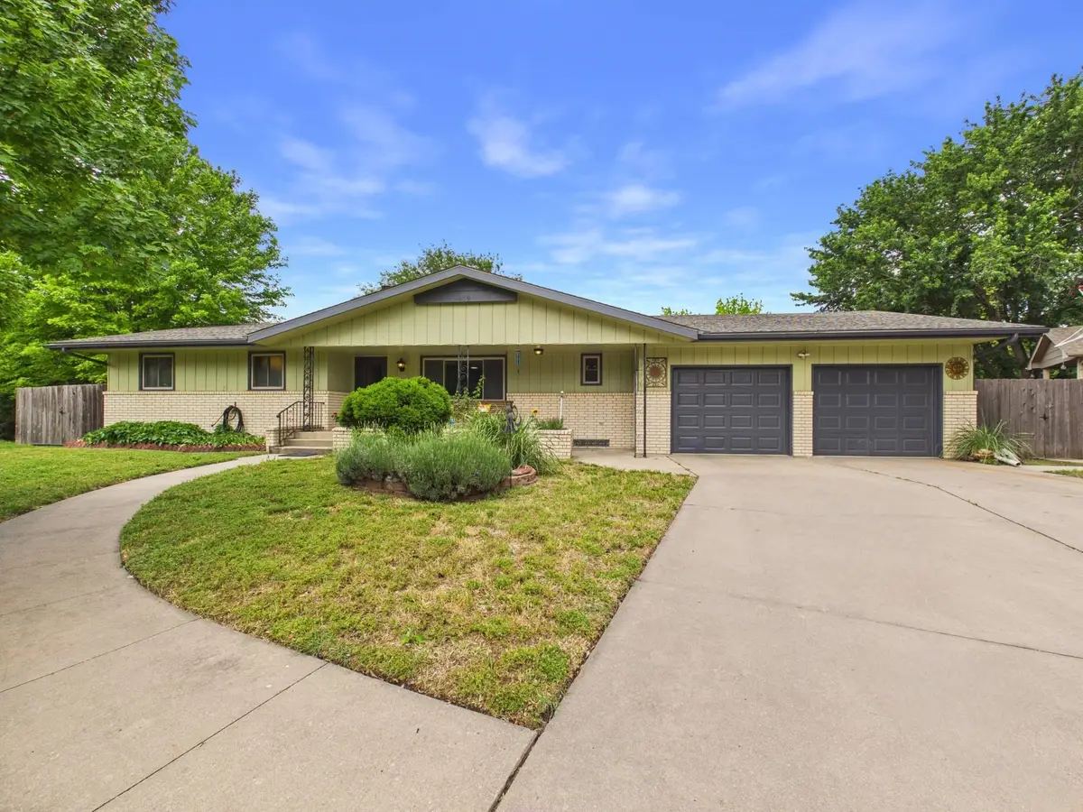 409 Sherman Dr, Newton, KS 67114 - #1