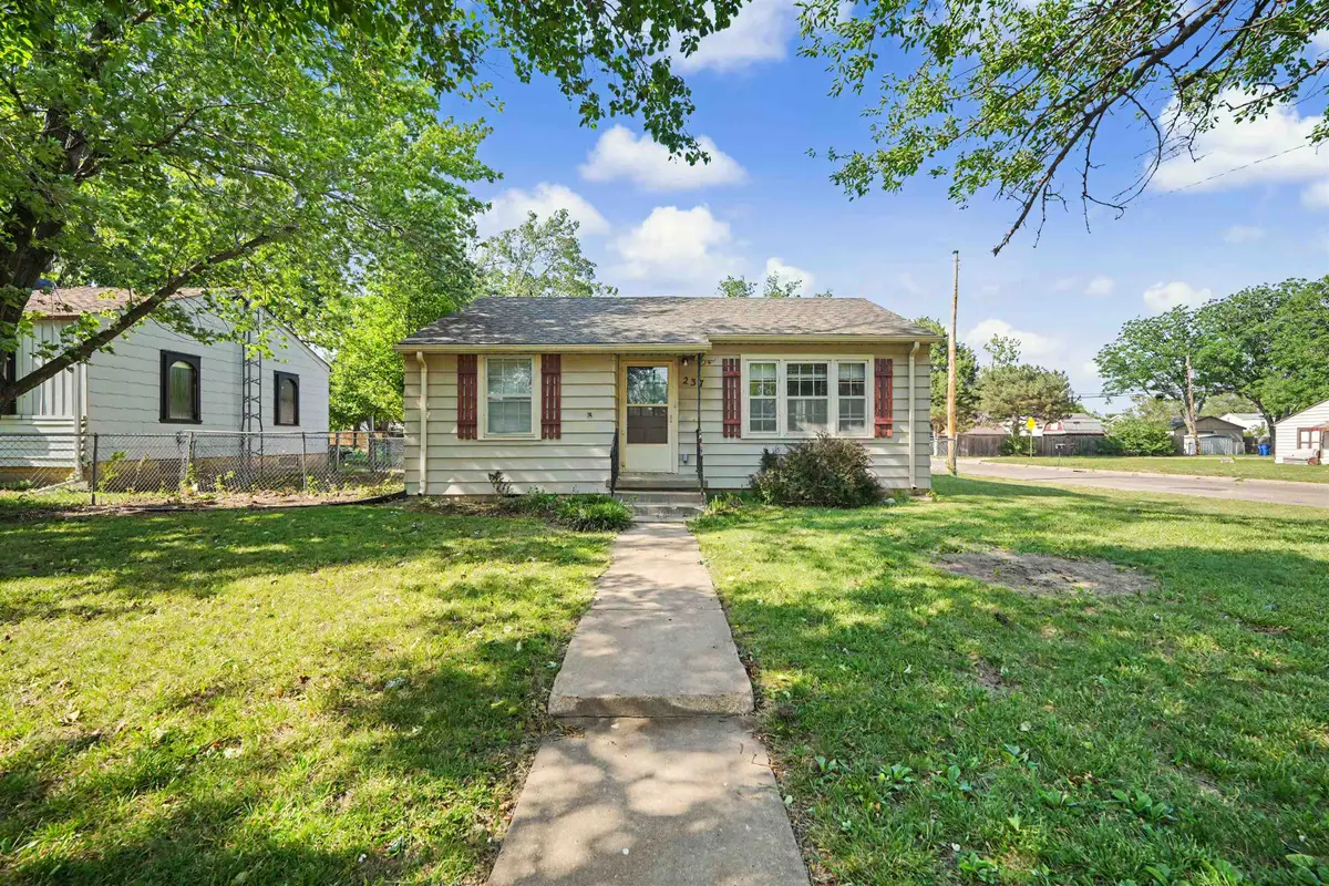 237 E Jewell Ave, Salina, KS 67401 - #1
