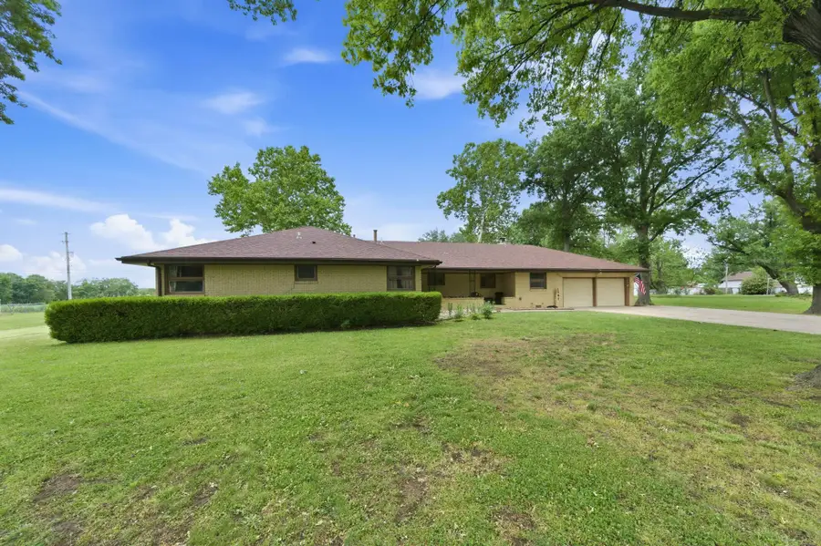 1701 N Sunset Dr, Augusta, KS 67010 - #3