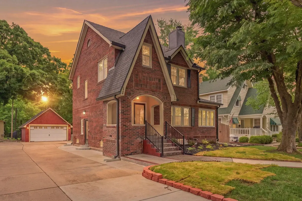 426 S Belmont St, Wichita, KS 67218 - #1