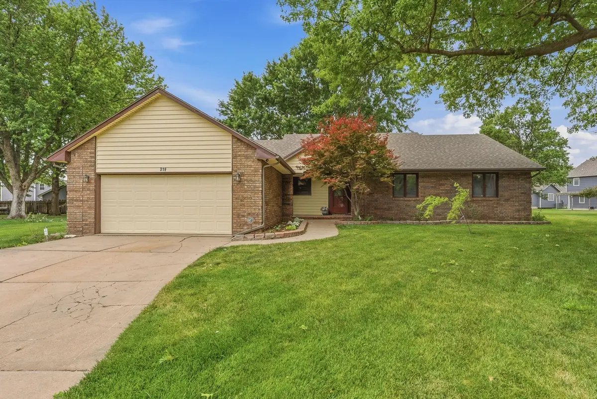 319 N Bay Country Ct, Wichita, KS 67235 - #1