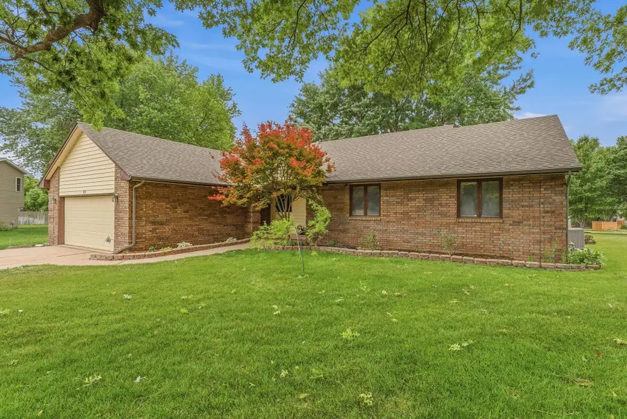 319 N Bay Country Ct, Wichita, KS 67235 - #2