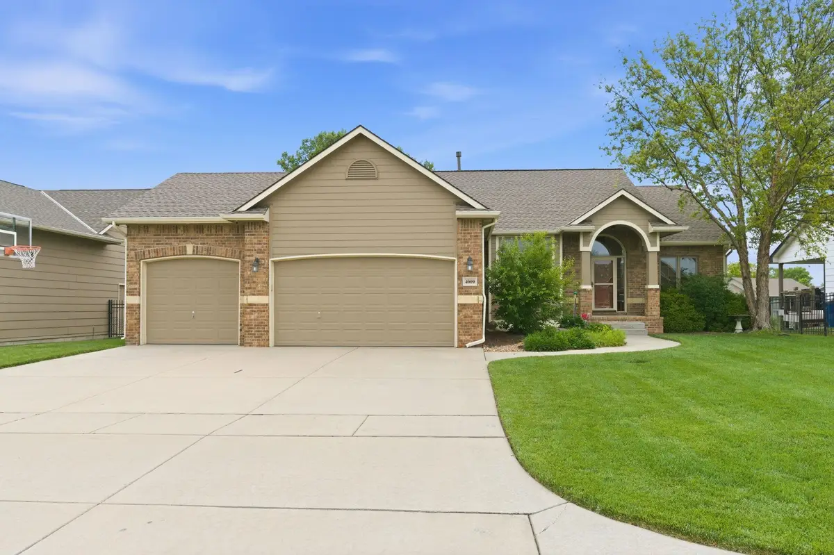 4009 N Lake Ridge Ct, Wichita, KS 67205 - #1