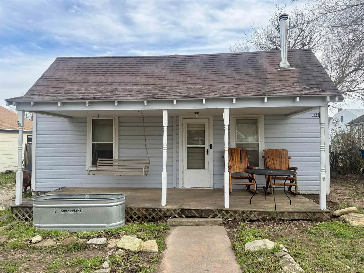 321 W Violet Ave, Potwin, KS 67123 - #1
