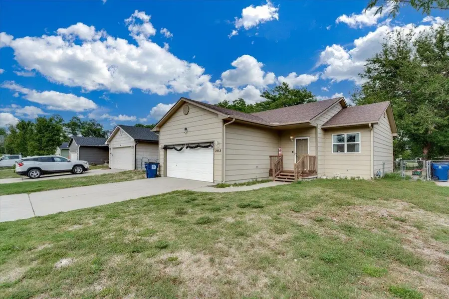 202 N Nevada Cir, Wichita, KS 67212 - #3