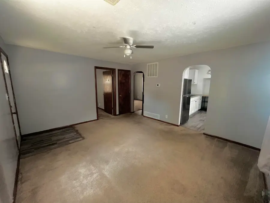 1106 N 11th, Salina, KS 67401 - #3
