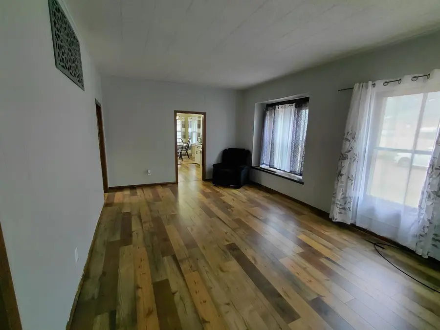 903 N Washington, Wellington, KS 67152 - #3