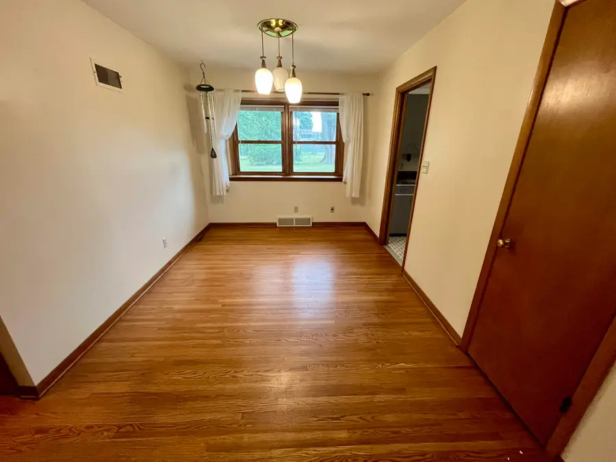 1417 W 6th St, Newton, KS 67114 - #3