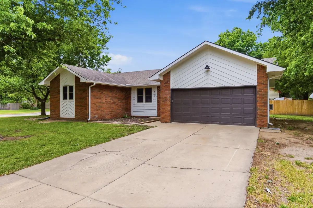 635 N Covington St, Wichita, KS 67212 - #1