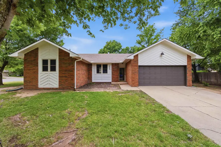 635 N Covington St, Wichita, KS 67212 - #2