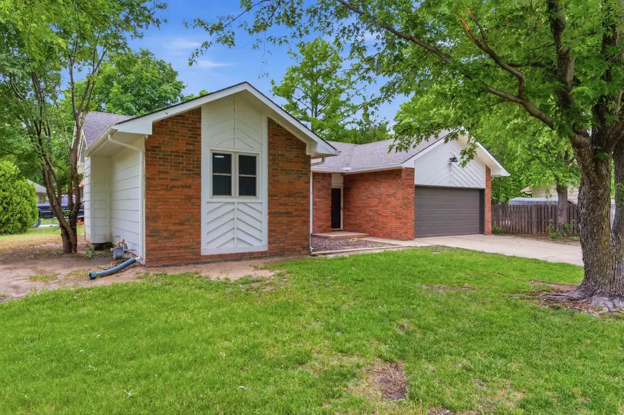 635 N Covington St, Wichita, KS 67212 - #3
