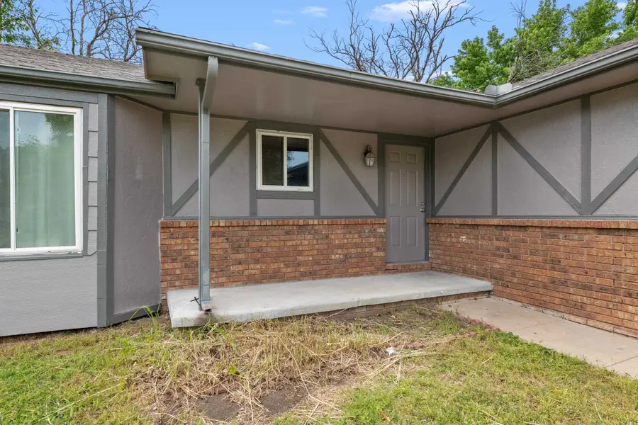 6707 E Pepperwood Ct, Wichita, KS 67226 - #2