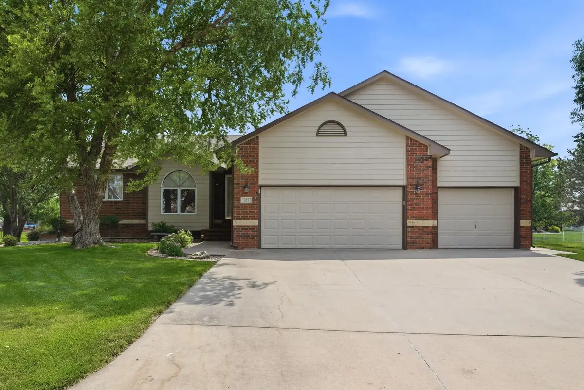 418 Streamside Ct, Clearwater, KS 67026 - #1