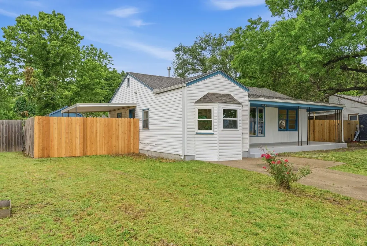3018 E Southfork Ct, Wichita, KS 67216 - #1