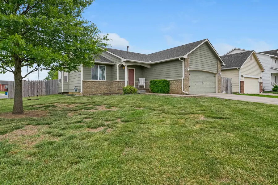 1679 S Lynnrae Ct, Wichita, KS 67207 - #3
