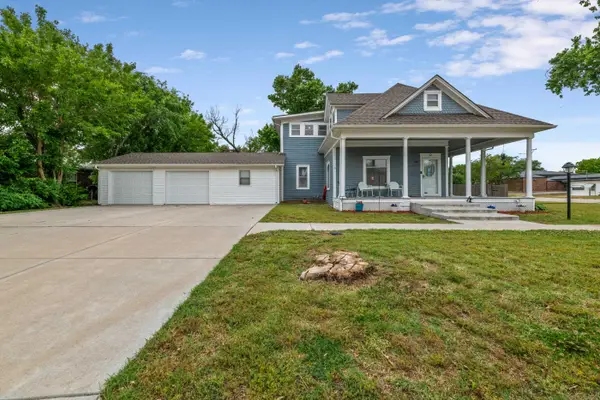 423 N Main St, Belle Plaine, KS 67013