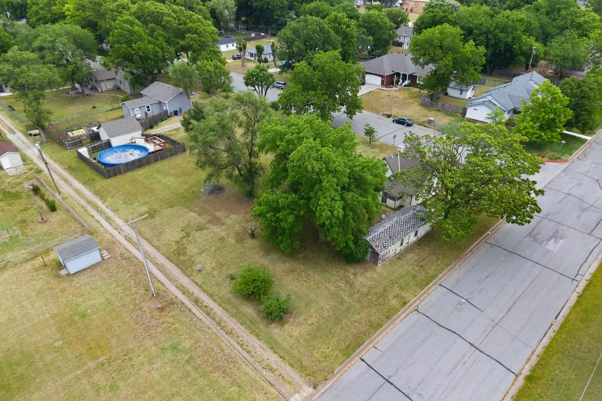 605 Doyle St, Garden Plain, KS 67050 - #1