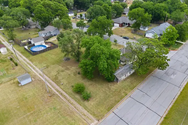 605 Doyle St, Garden Plain, KS 67050
